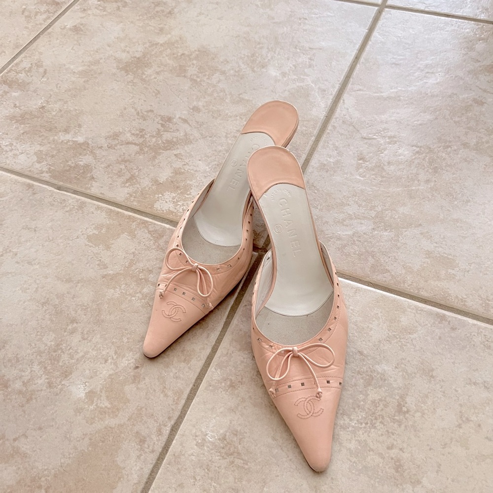 SOLD Chanel kitten Heels